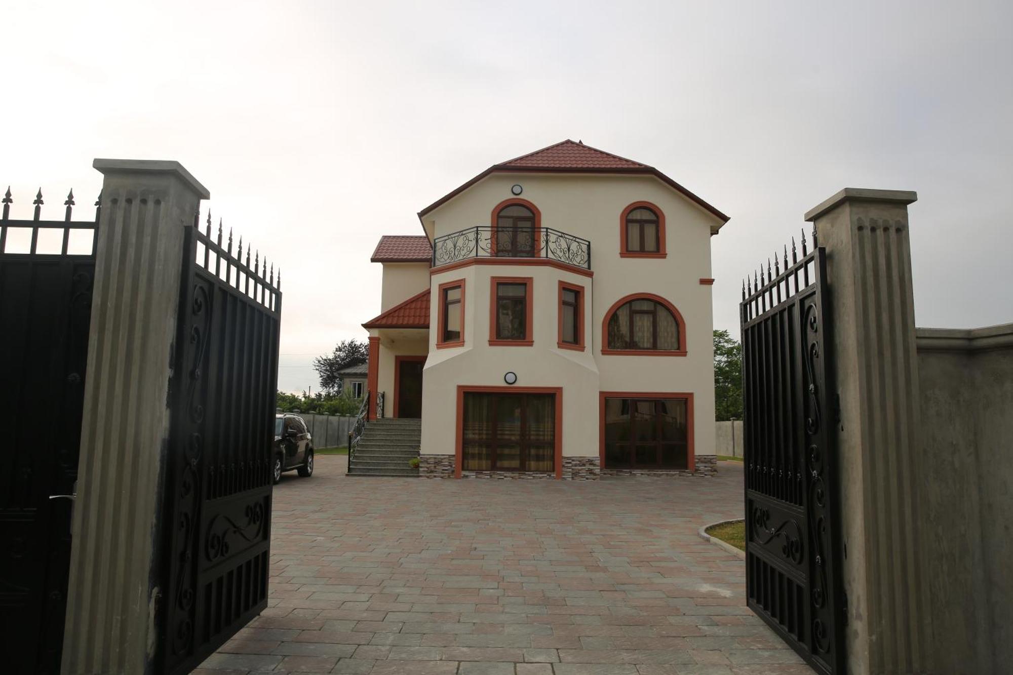 Villa Mariana Batumi Exterior photo